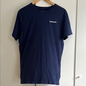 Patagonia Men's Navy Blue T-Shirt